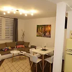 Goethe: Zentrale 2-zimmer-oase Mit Wlan & Parkplatz