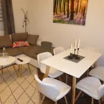 Goethe: Zentrale 2-zimmer-oase Mit Wlan & Parkplatz *