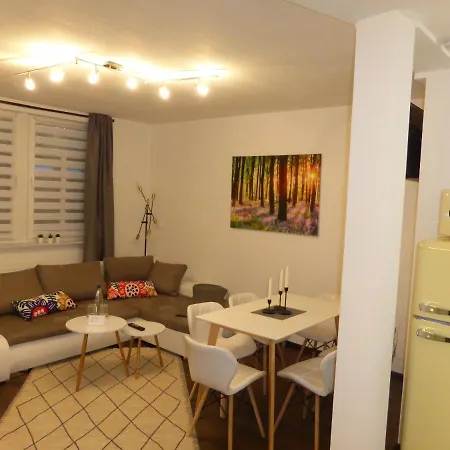 Goethe: Zentrale 2-zimmer-oase Mit Wlan & Parkplatz
