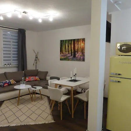 Goethe, 2 Schlafzimmer, Naehe Zentrum & Uni, Ruhig, Free Wifi, Kostenloses Parken, Erdgeschoss יינה