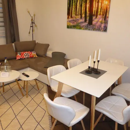 Goethe, 2 Schlafzimmer, Naehe Zentrum & Uni, Ruhig, Free Wifi, Kostenloses Parken, Erdgeschoss *