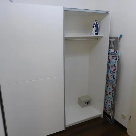Goethe, 2 Schlafzimmer, Naehe Zentrum & Uni, Ruhig, Free Wifi, Kostenloses Parken, Erdgeschoss Апартаменты Ена