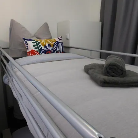 Goethe, 2 Schlafzimmer, Naehe Zentrum & Uni, Ruhig, Free Wifi, Kostenloses Parken, Erdgeschoss דירה *