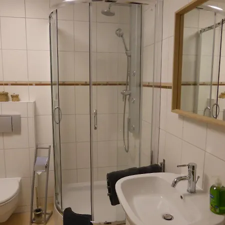Goethe, 2 Schlafzimmer, Naehe Zentrum & Uni, Ruhig, Free Wifi, Kostenloses Parken, Erdgeschoss Appartamento *