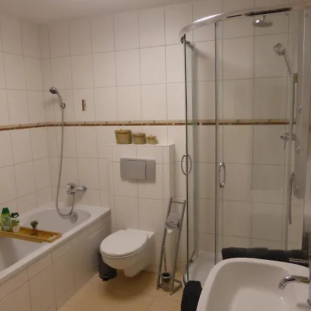 Goethe, 2 Schlafzimmer, Naehe Zentrum & Uni, Ruhig, Free Wifi, Kostenloses Parken, Erdgeschoss 耶拿