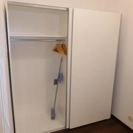 Goethe: Zentrale 2-zimmer-oase Mit Wlan & Parkplatz Apartment