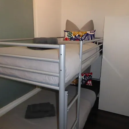 Goethe, 2 Schlafzimmer, Naehe Zentrum & Uni, Ruhig, Free Wifi, Kostenloses Parken, Erdgeschoss Appartamento