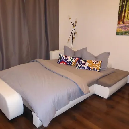 Goethe: Zentrale 2-zimmer-oase Mit Wlan & Parkplatz