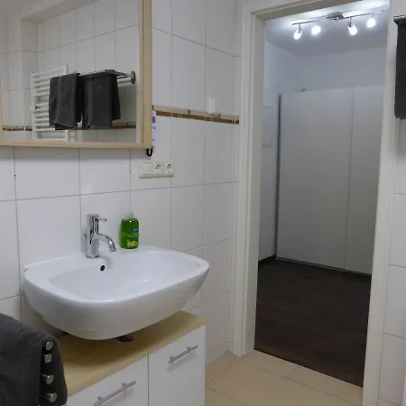 Goethe: Zentrale 2-zimmer-oase Mit Wlan & Parkplatz
