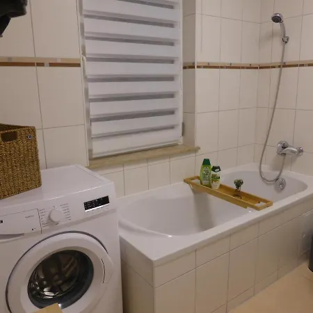 Goethe, 2 Schlafzimmer, Naehe Zentrum & Uni, Ruhig, Free Wifi, Kostenloses Parken, Erdgeschoss Appartement Jena