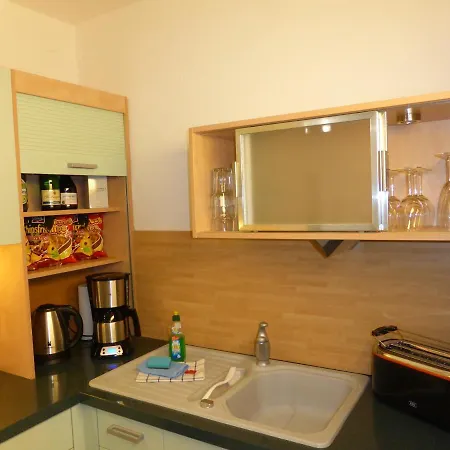 Apartment Goethe: Zentrale 2-zimmer-oase Mit Wlan & Parkplatz *