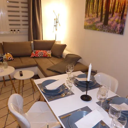 Apartment Goethe: Zentrale 2-zimmer-oase Mit Wlan & Parkplatz