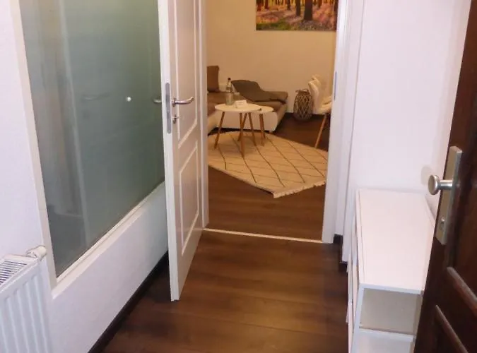 Goethe, 2 Schlafzimmer, Nähe Zentrum&uni, Ruhig, Free Wifi, Kostenloses Parken, Erdgeschoss Apartment