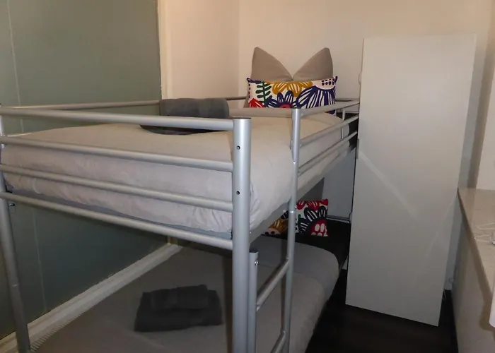 Goethe: Zentrale 2-zimmer-oase Mit Wlan & Parkplatz Apartment